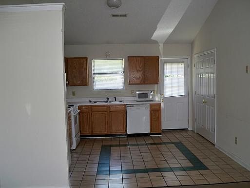 2nd image of 2009 E 3rd St #A