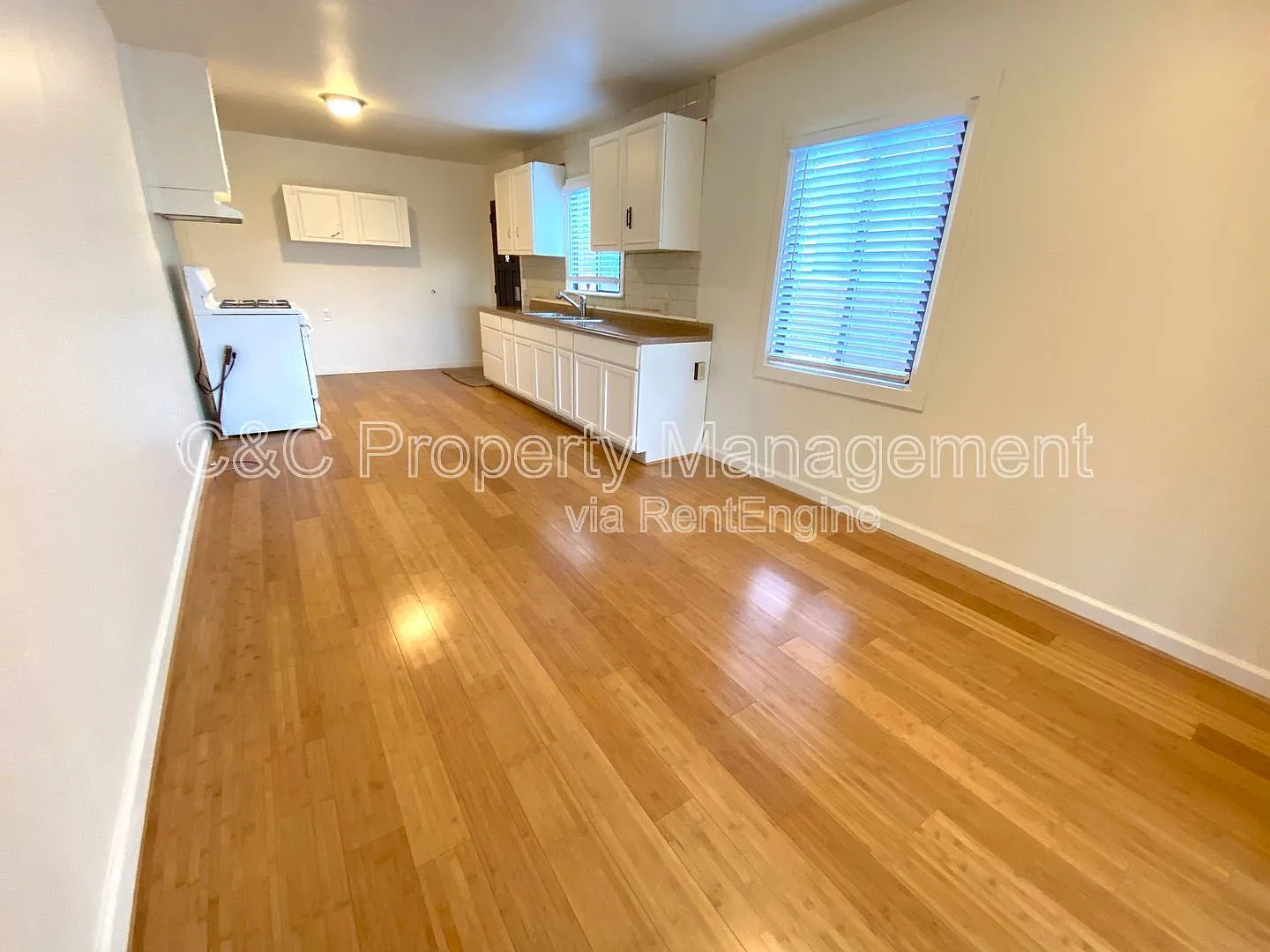 3 bed, 1.5 bath, 1818 sqft, $3,300 — Photo 4