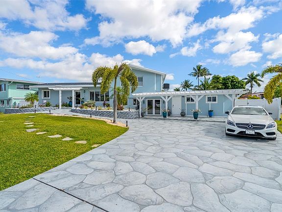 2nd image of 2518 Tortugas Ln