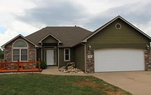 2nd image of 110 Willis Dr