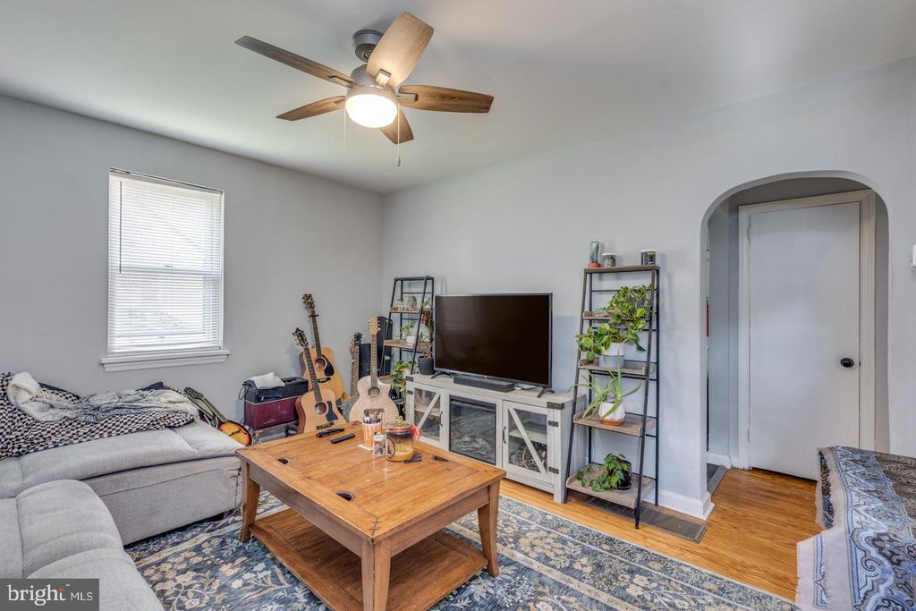 319 Pine St, Williamstown, NJ - More