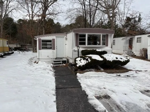 16 Lane, Coventry, RI 02816