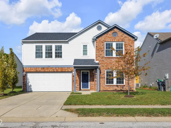 350 Sunburst Ln, Greenwood, IN 46143
