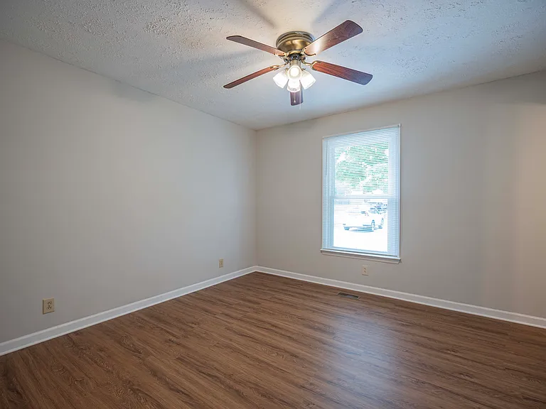 2594 Exeter Dr — Photo 17