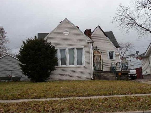 4th image of 3307 Irving Ave N