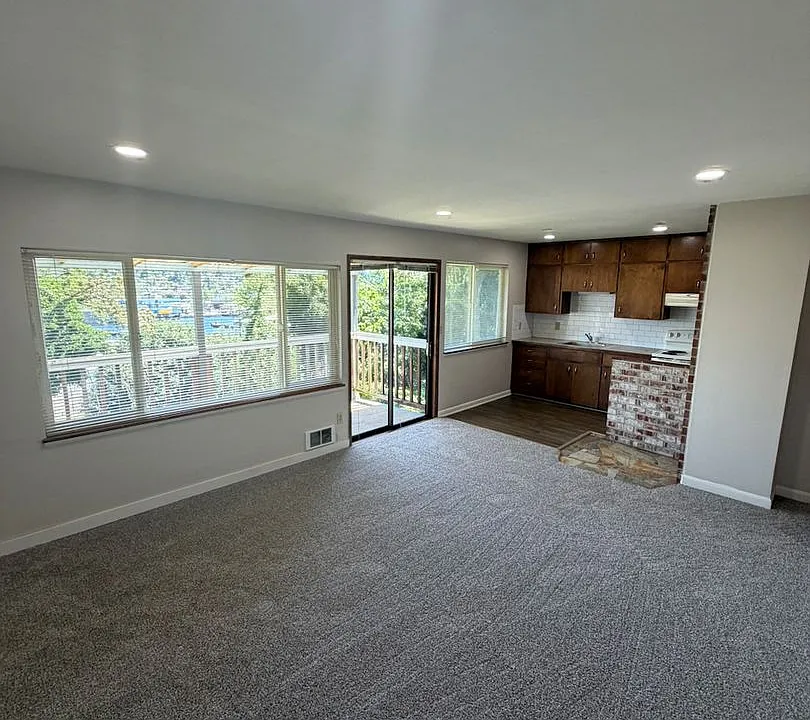 852 Nickerson