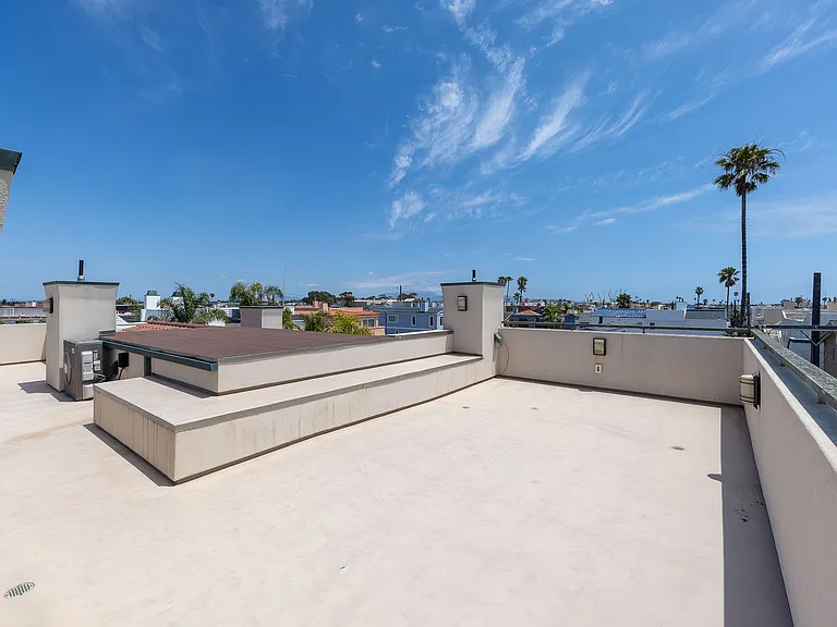 2129 Piru Ave — Photo 46