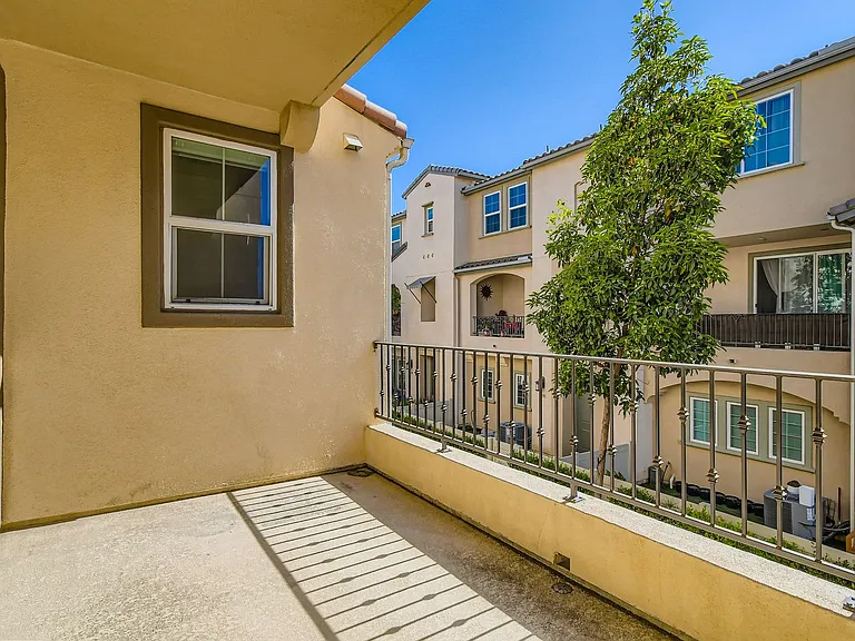 1604 Santa Paulina — Photo 21