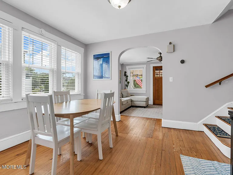 706 E St — Photo 14