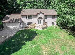 20948 Red Oak Dr, Lake Ann, MI 49650