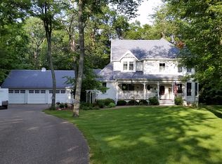 585 Country Oaks Cir, River Falls, WI 54022