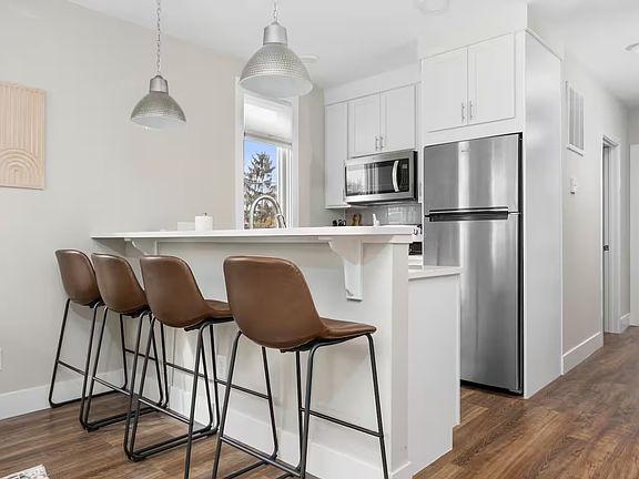 3rd image of 138 Gillis St #17