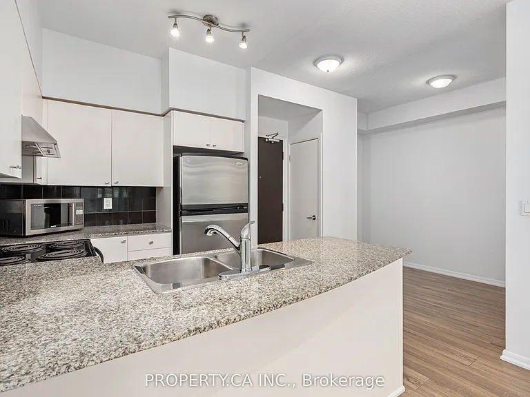 231 Fort York Blvd #223 — Photo 10