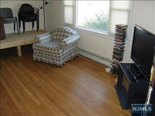 2nd image of 9 Mercer Ave