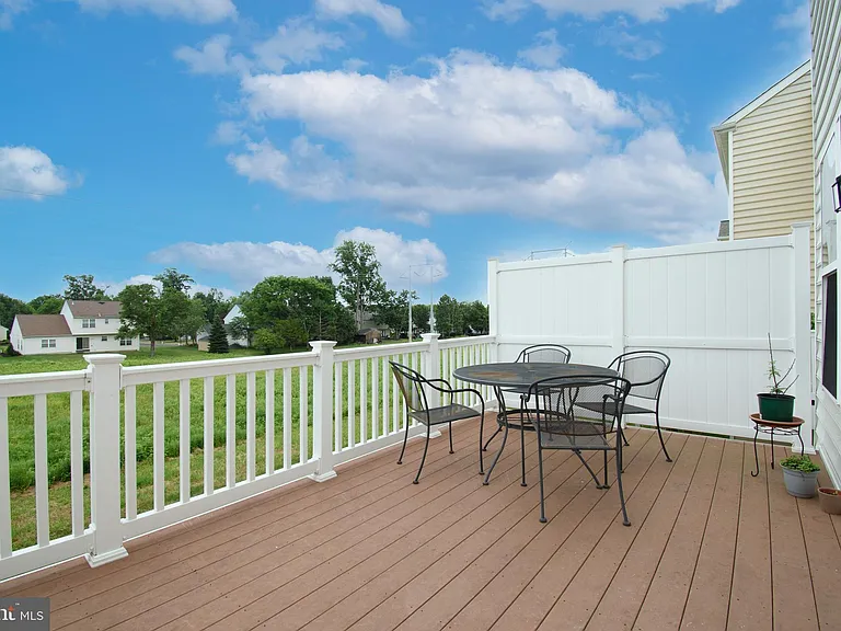 303 Ellison Dr — Photo 31