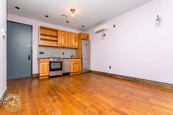 Rented by MySpaceNYC | media 4