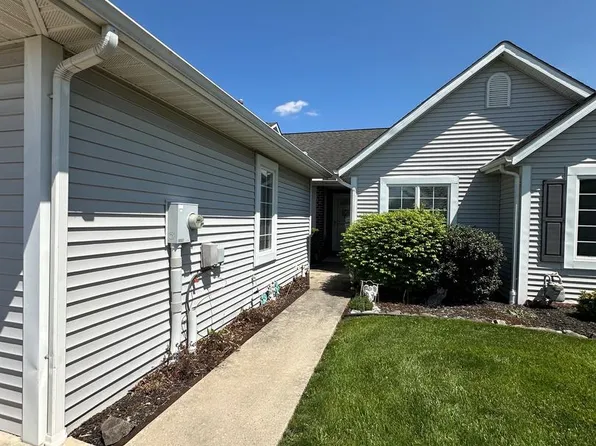 3822 Farmstead Dr, Fayetteville, PA 17222