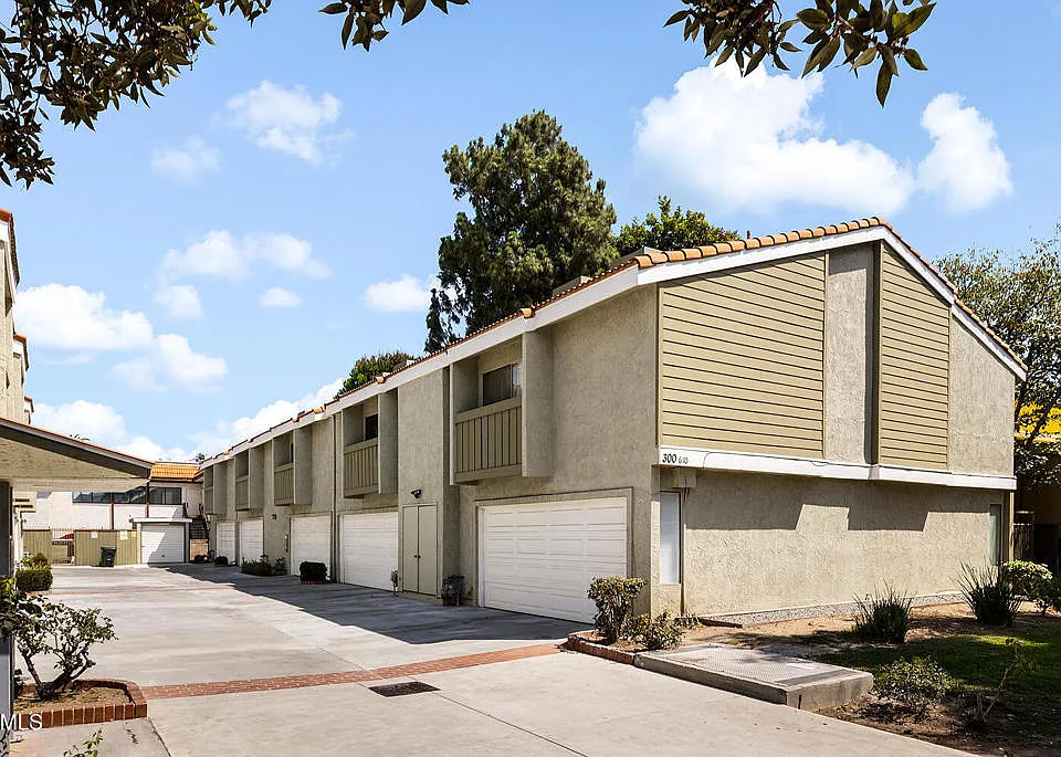 300 S Mentor Ave #8