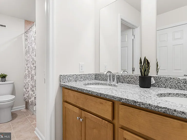 112 S Buck Tavern Way — Photo 20