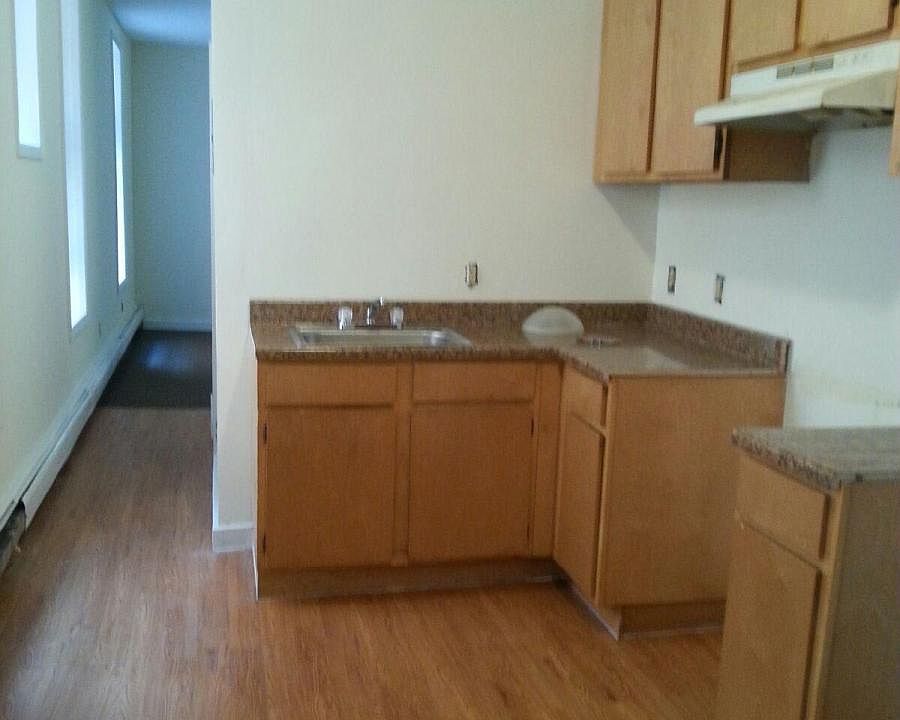 2nd image of 208 Main St #3M