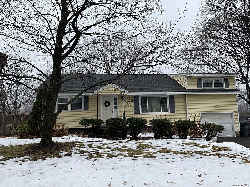 2nd image of 2 GREEN ACRES Drive