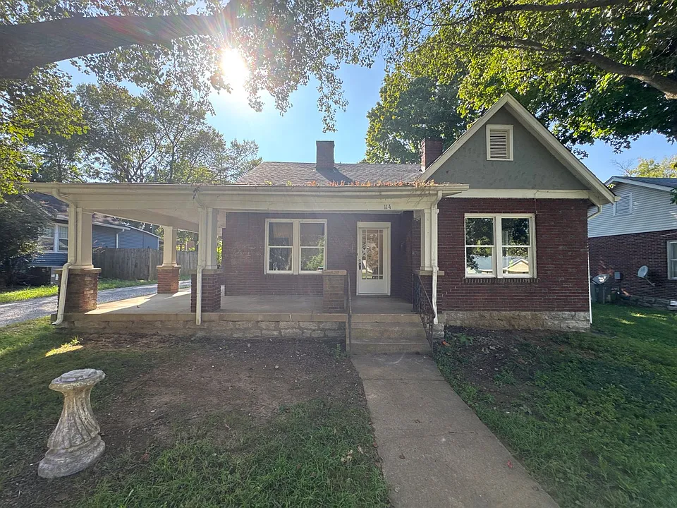 114 N Hatton Ave