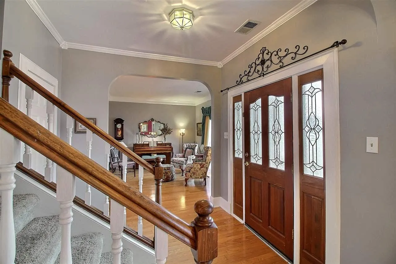 4 bed, 3254 sqft, $3,395 — Photo 2