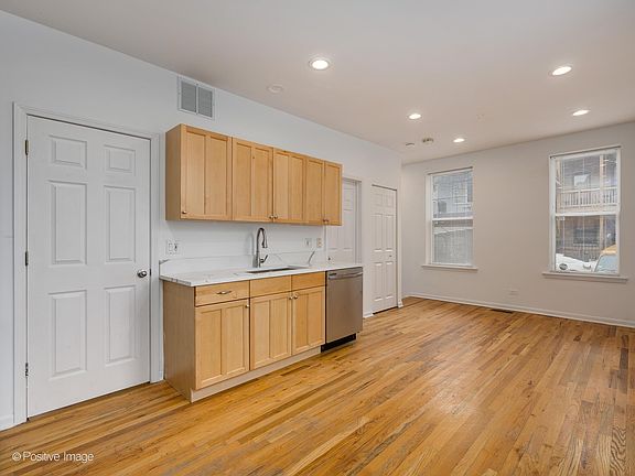 4th image of 1225 N Cleaver St #1R