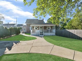 213 Narragansett Ave, Riverside, RI 02915