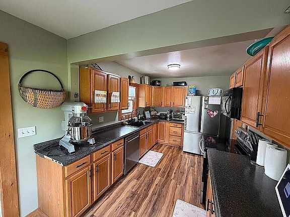 4th image of 335 Hosley Ave