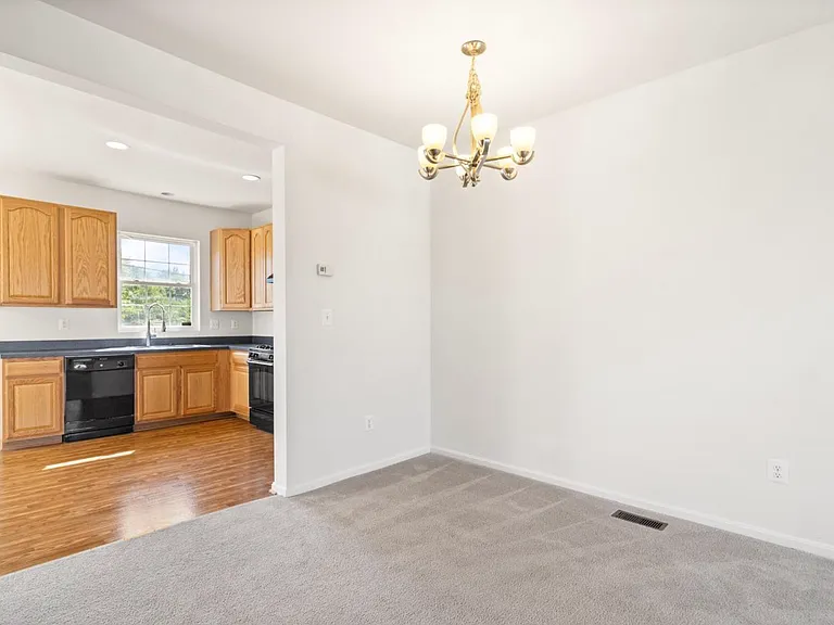 293 Kirby St — Photo 19