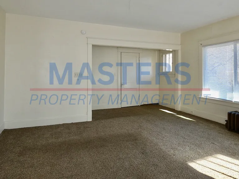 4113 N Lockwood Ave — Photo 2