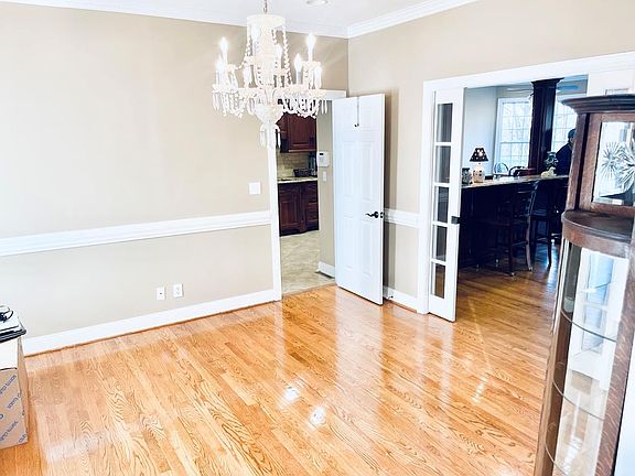 5th image of 480 Sycamore Cir