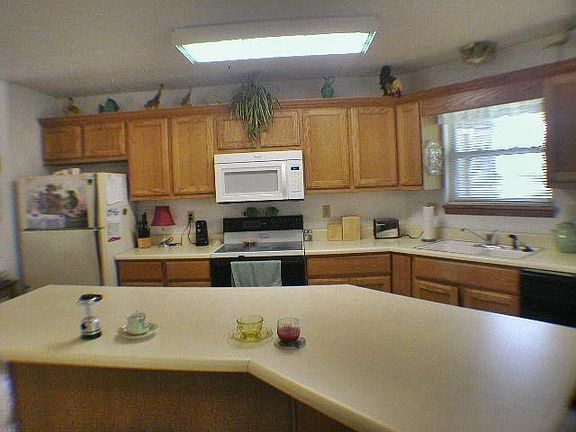 3rd image of 210 W Jackson St