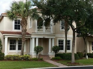 8211 Calterra Dr, Palm Beach Gardens, FL 33418
