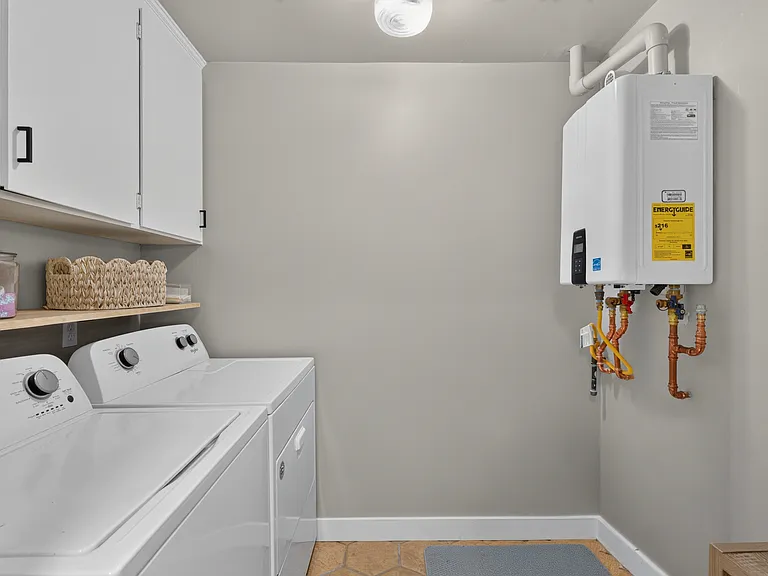 1106 Lake Home Dr — Photo 16