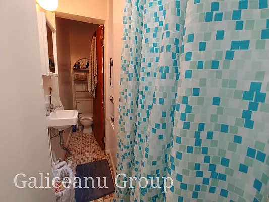 Rented by Lexington Real Estate Group | media 25