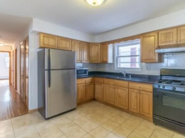 485 Manila Avenue image 1 of 11