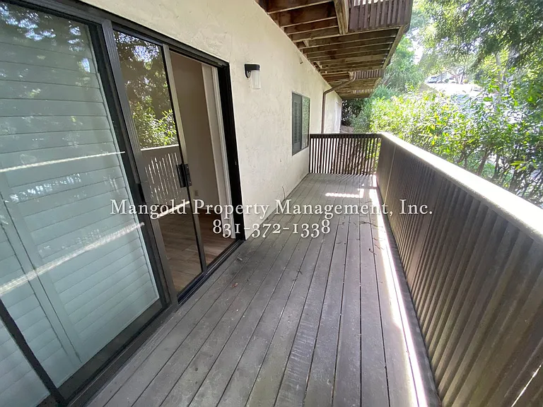 Huckleberry Hill Apartments — Photo 8