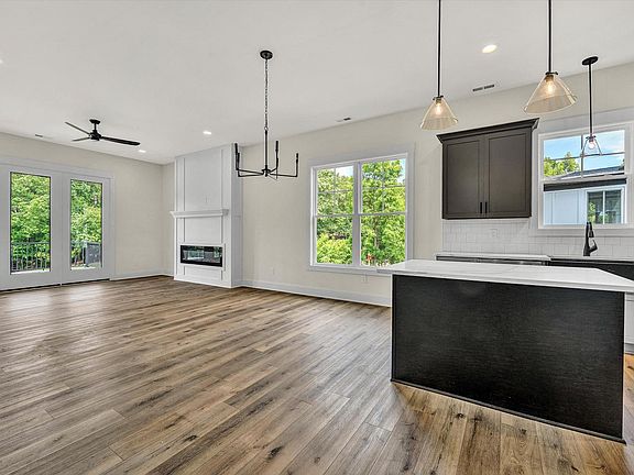 5th image of 115 Retreat Ln