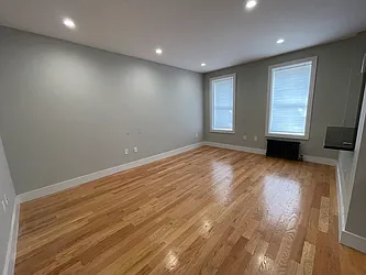 Rented by Sterea Agency