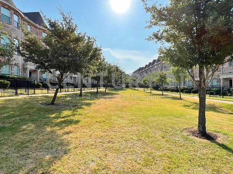 2500 Rockbrook Dr #40 — Photo 26
