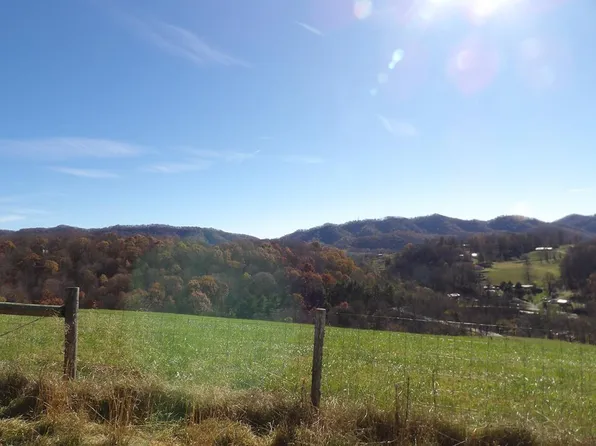 107 Edgewood Crusenberry Rd, Saltville, VA 24370