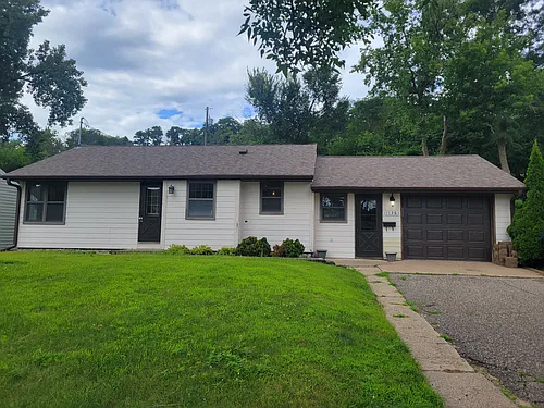 1136 Maple St Photo 1