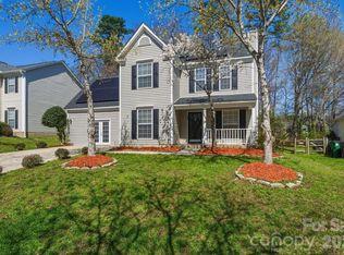 10122 Northwoods Forest Dr, Charlotte, NC