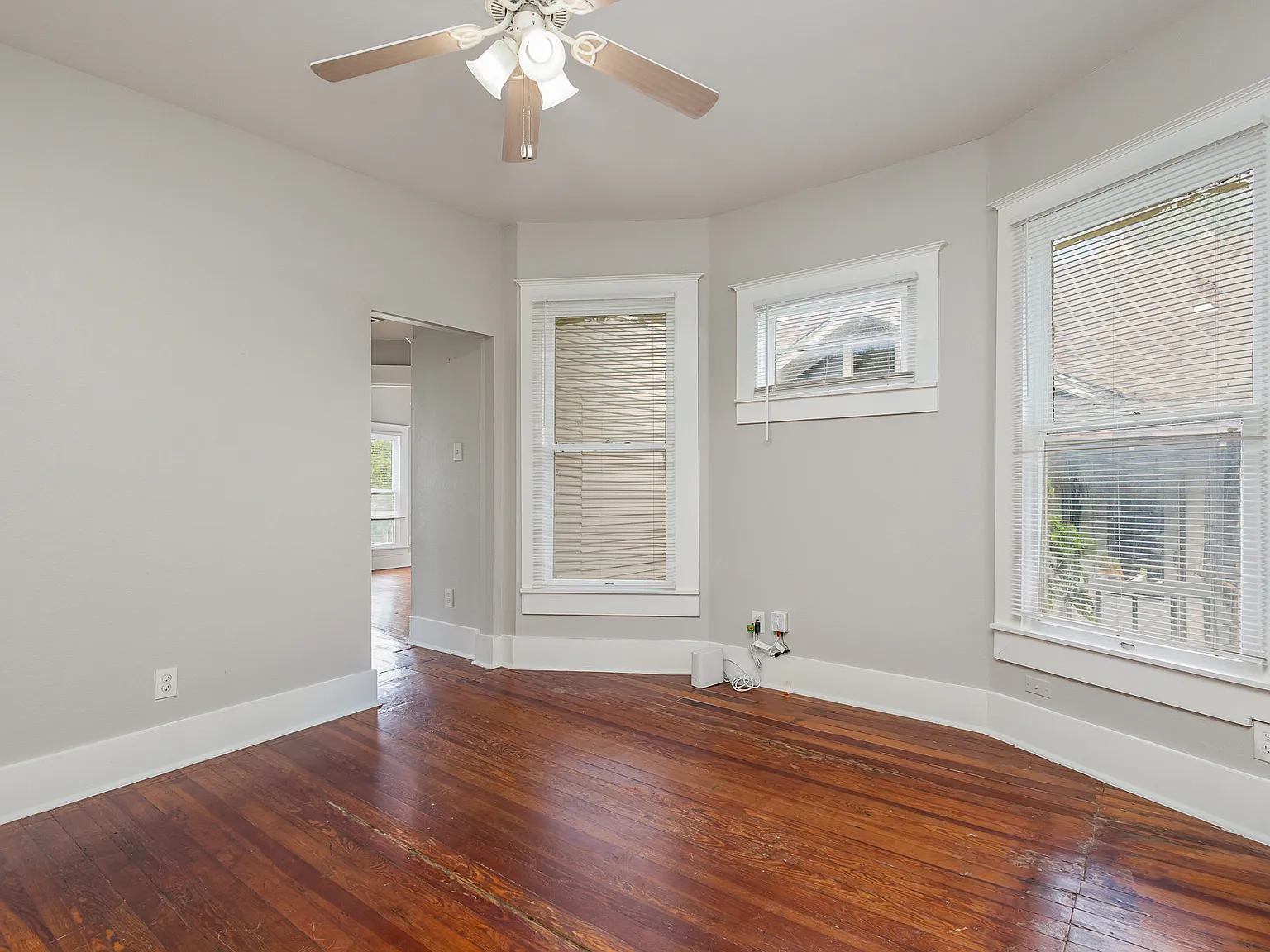 1230 Kings Hwy — Photo 4