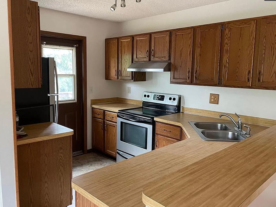 1st image of 78 Avenue Ne