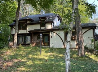 5336 Paradise Ln, Slinger, WI 53086
