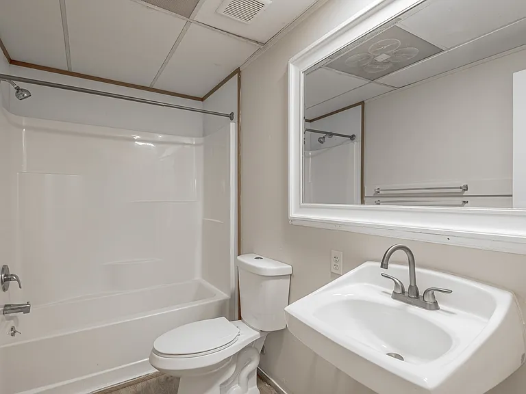 626 University Ave #G — Photo 14