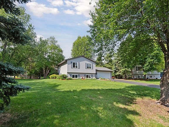 2nd image of 10464 Devonshire Pl